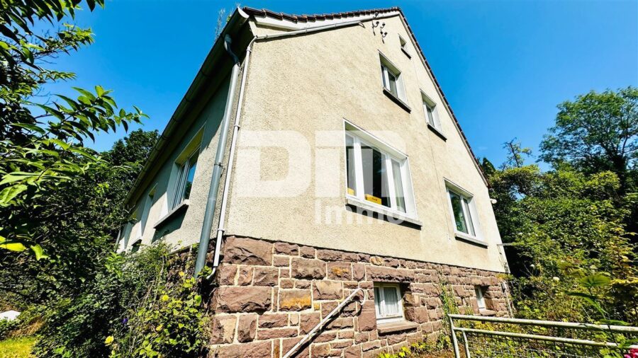 Herrschaftliches Ein- /Zweifamilienhaus BJ 1949 mit großem Garten in Traumlage - Straßenseite Ansicht